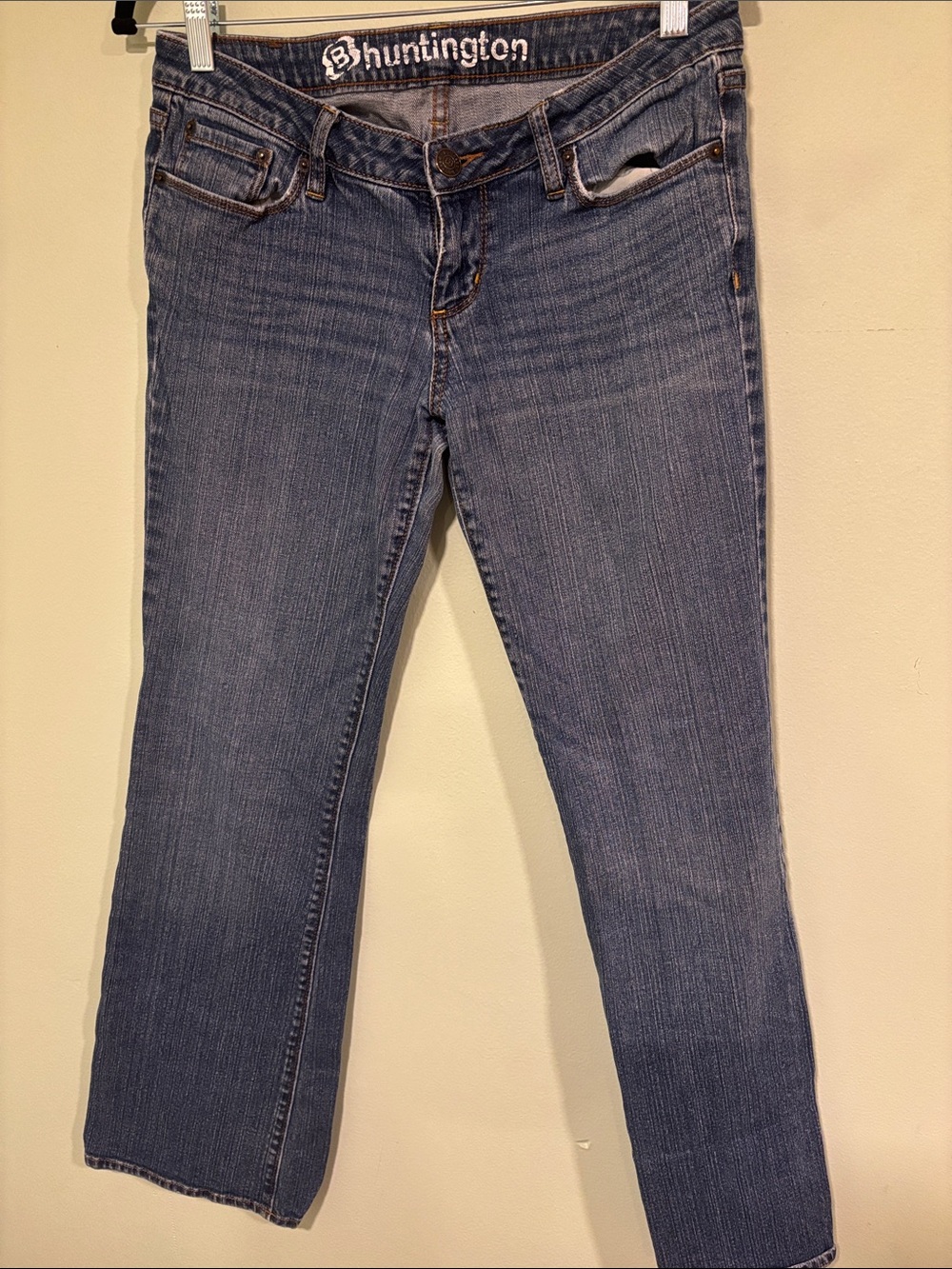 Bullhead "Huntington Flare" Low-Rise Bootcut Jeans. Y2K